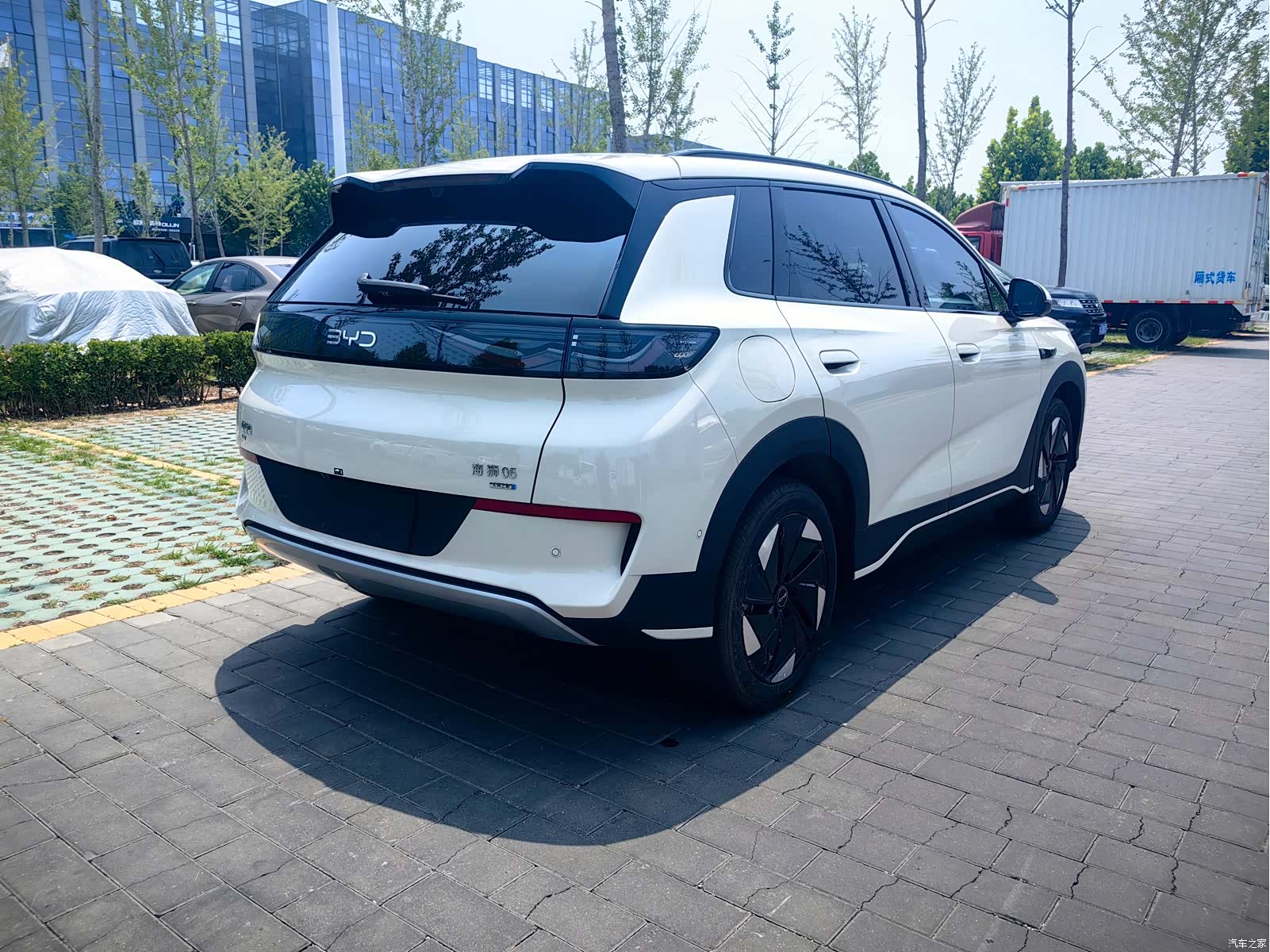 BYD HiAce, 2026 3