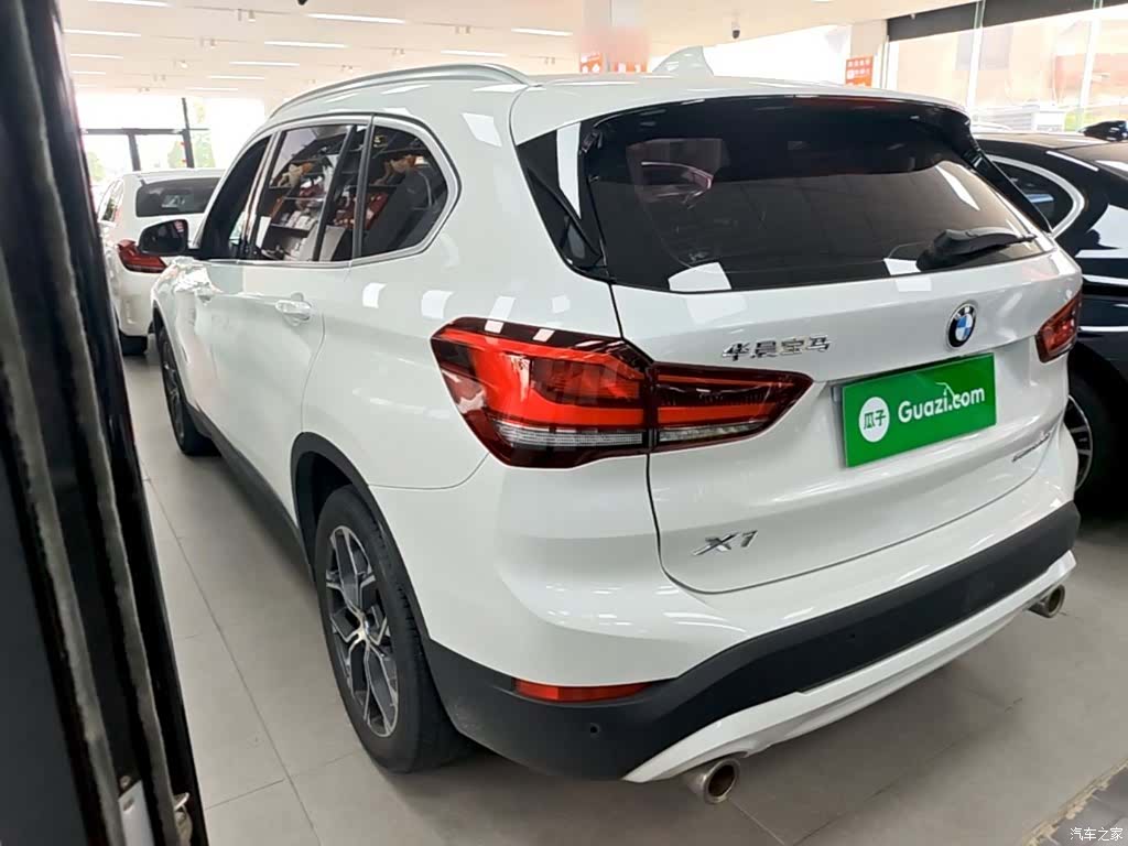 BMW X1, 2020 все фото