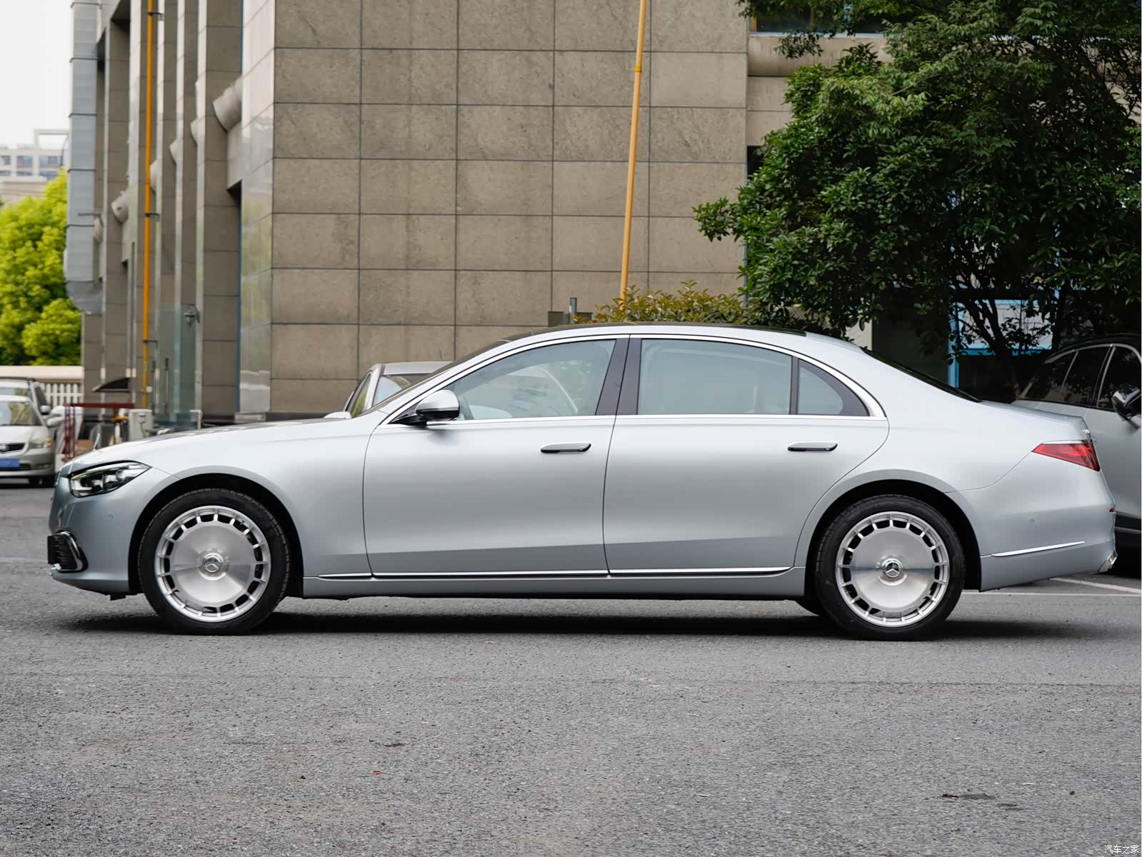 Mercedes-Benz S-Class, 2025 3