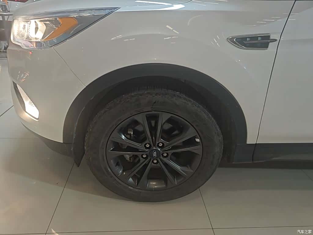 Ford Kuga, 2021 25