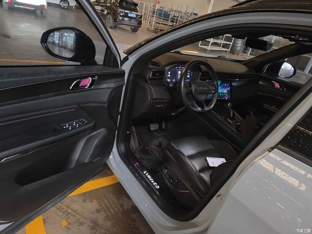 Lynk & Co 01, 2023 12