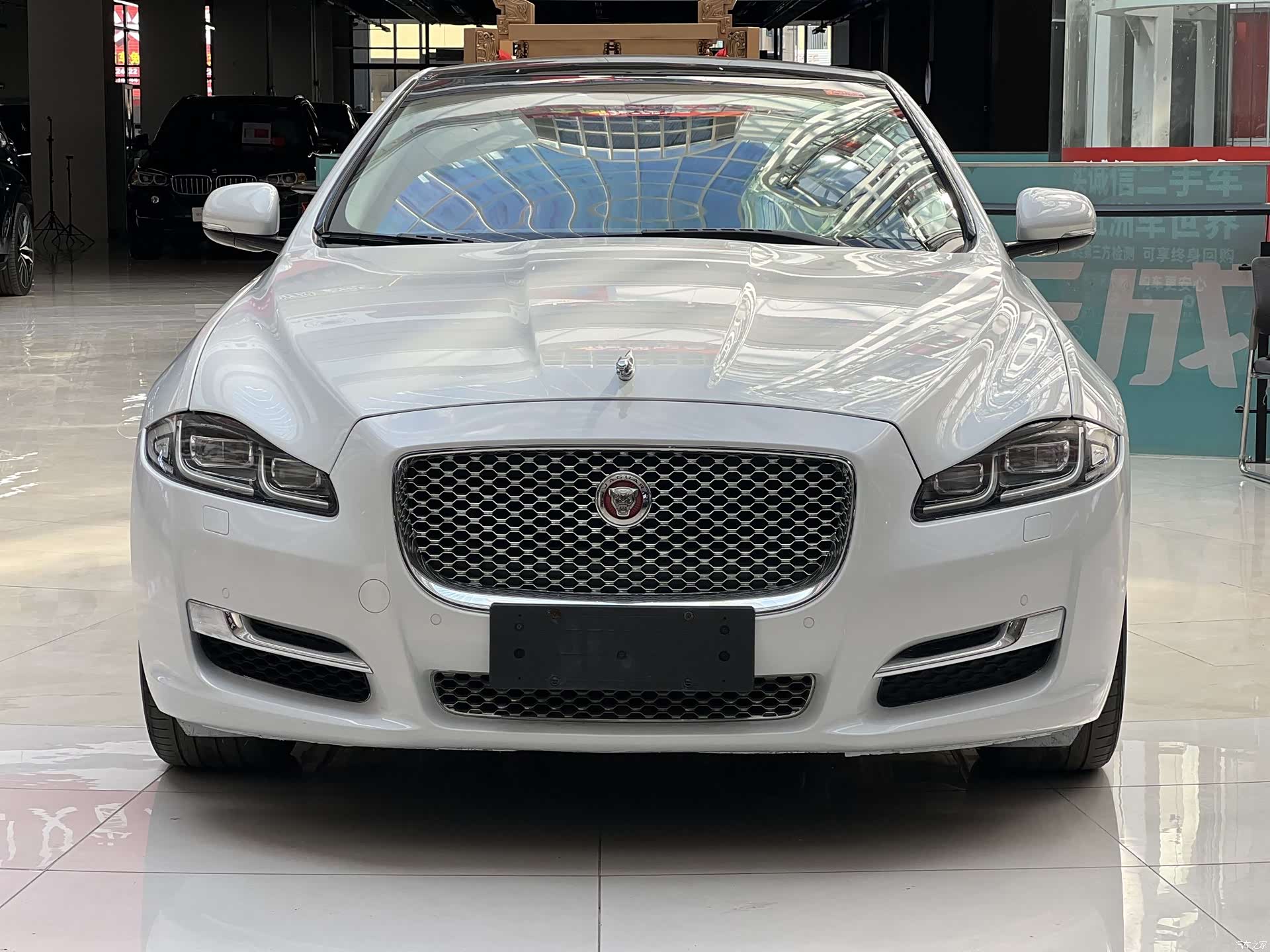 Jaguar XJ, 2016 3