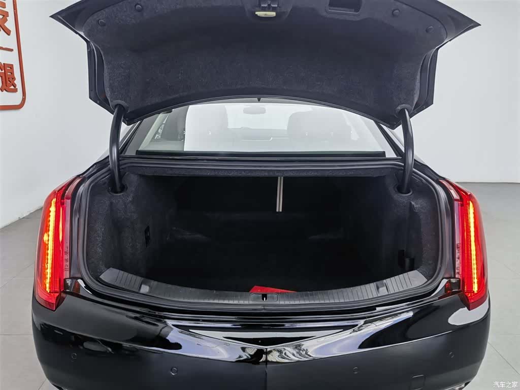 Cadillac XTS, 2017 16
