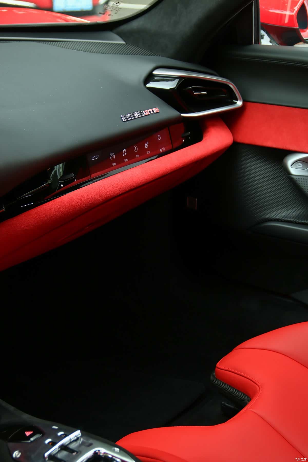 Ferrari 296, 2024 6