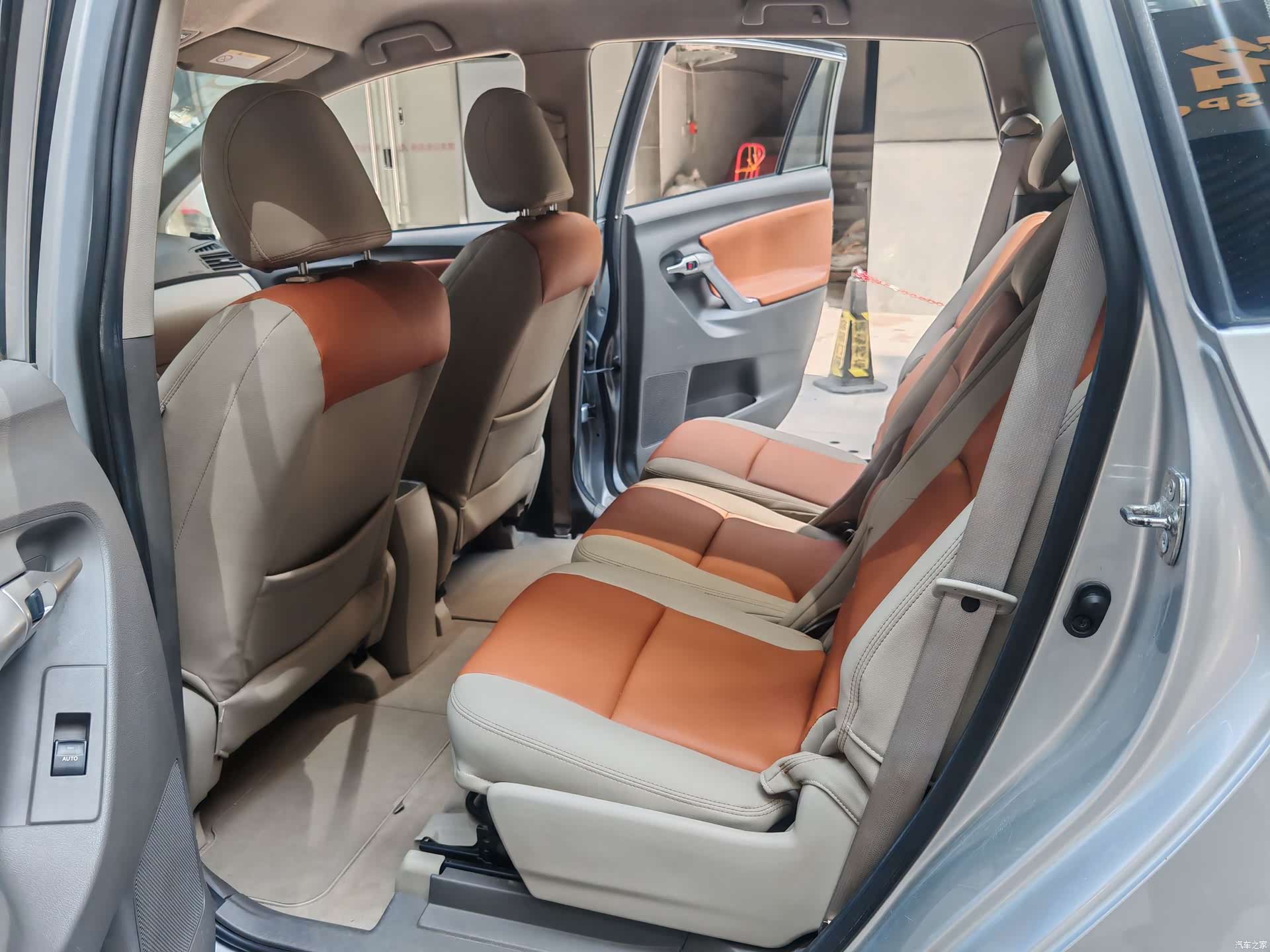 Toyota 160E, 2011 11