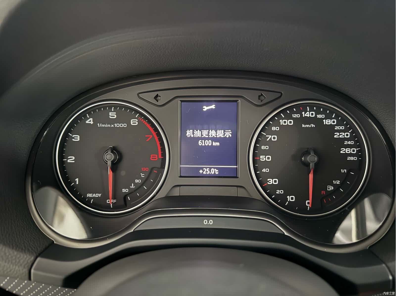 Audi Q2L, 2024 13