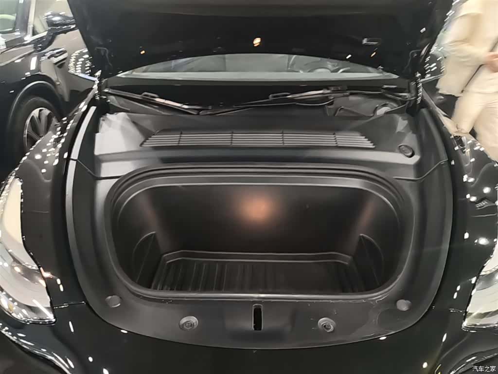 Tesla Model Y, 2022 20