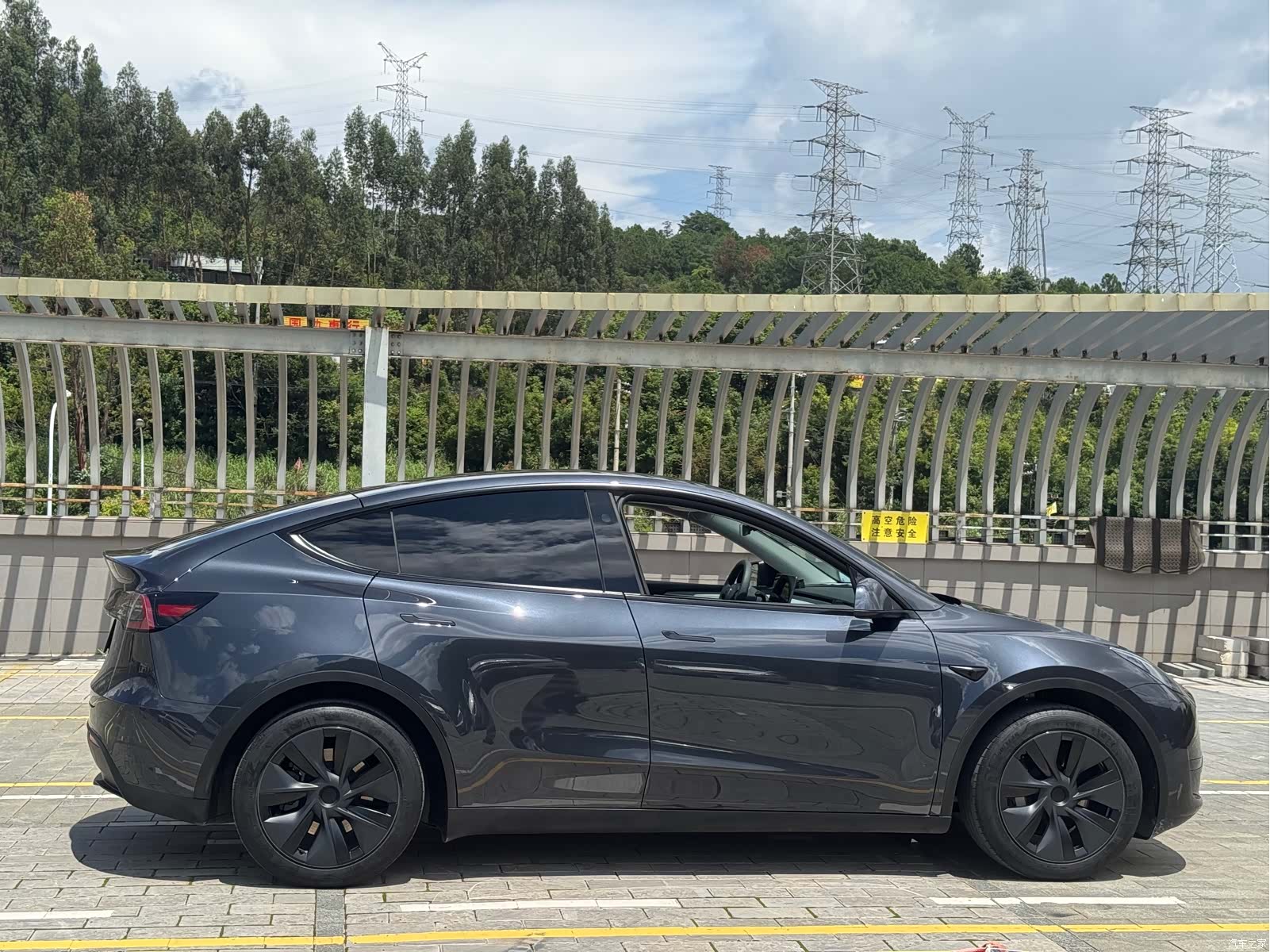 Tesla Model Y, 2024 21