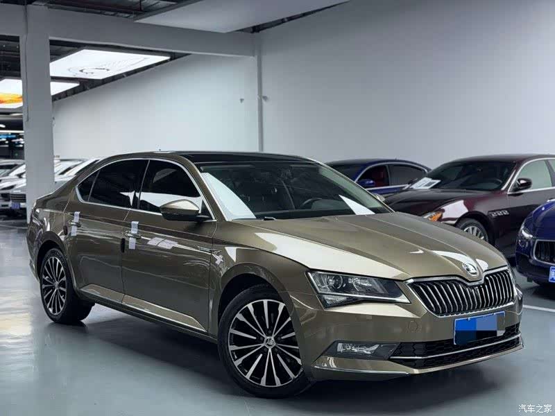 Skoda Superb, 2019 3