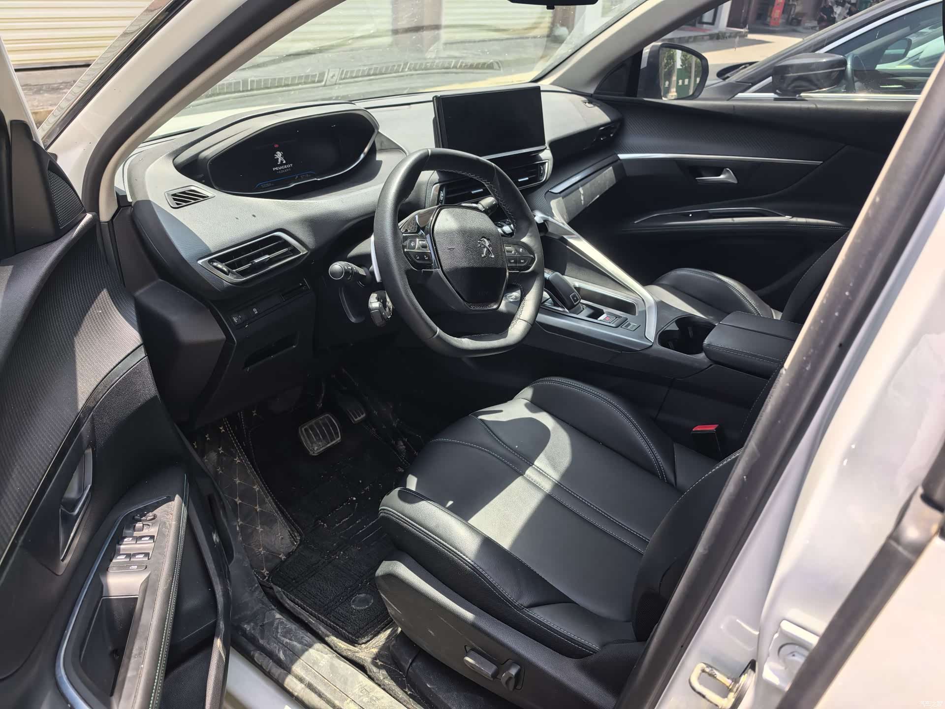 Peugeot 5008, 2022 13