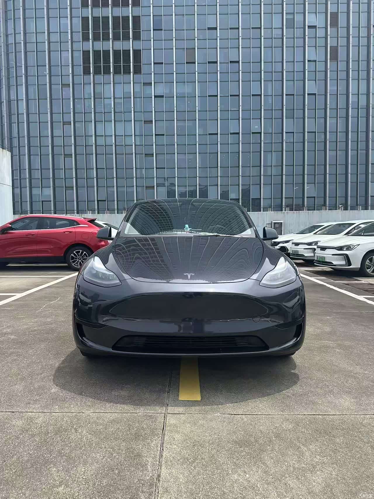 Tesla Model Y, 2025 1