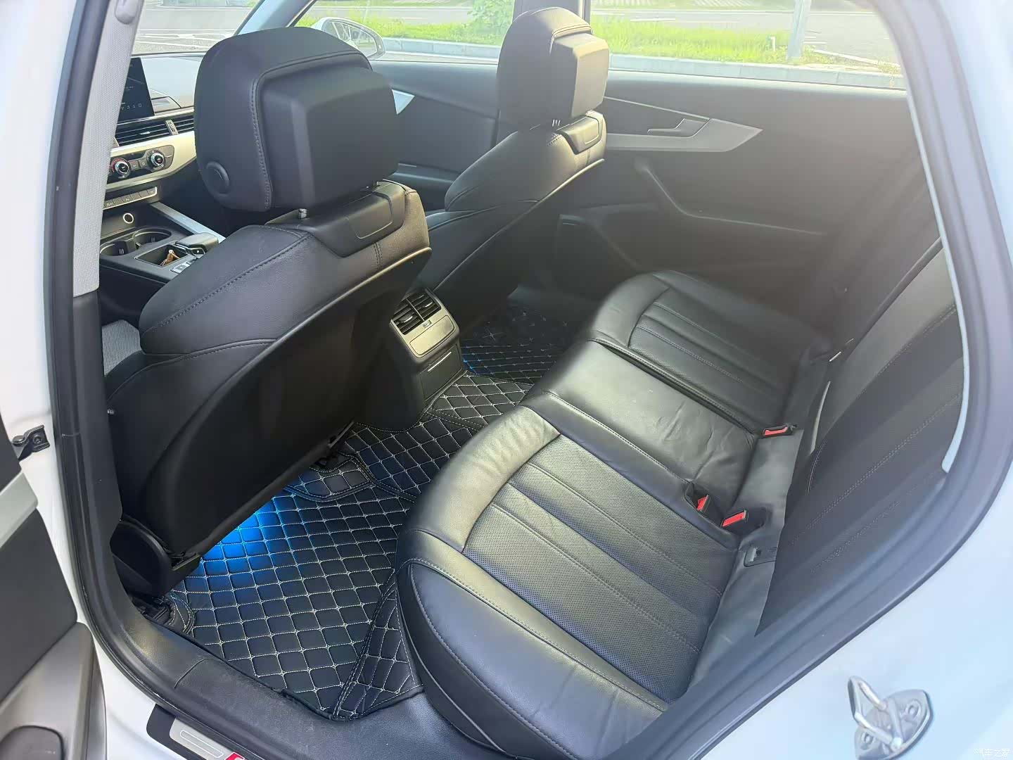 Audi A4L, 2020 7