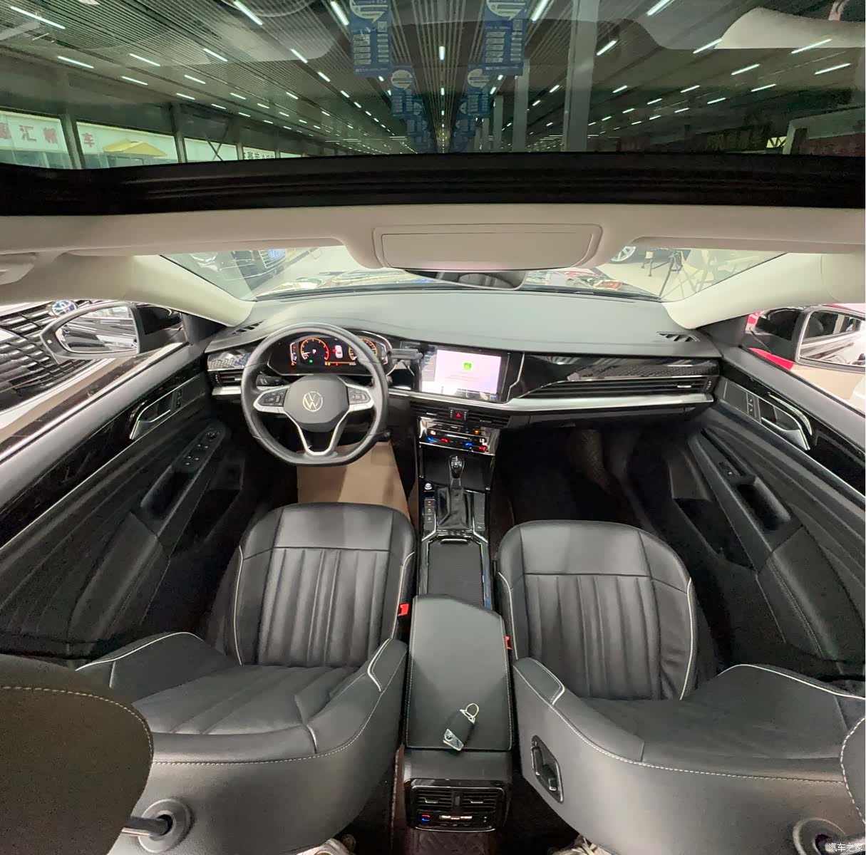 Volkswagen Passat, 2022 15