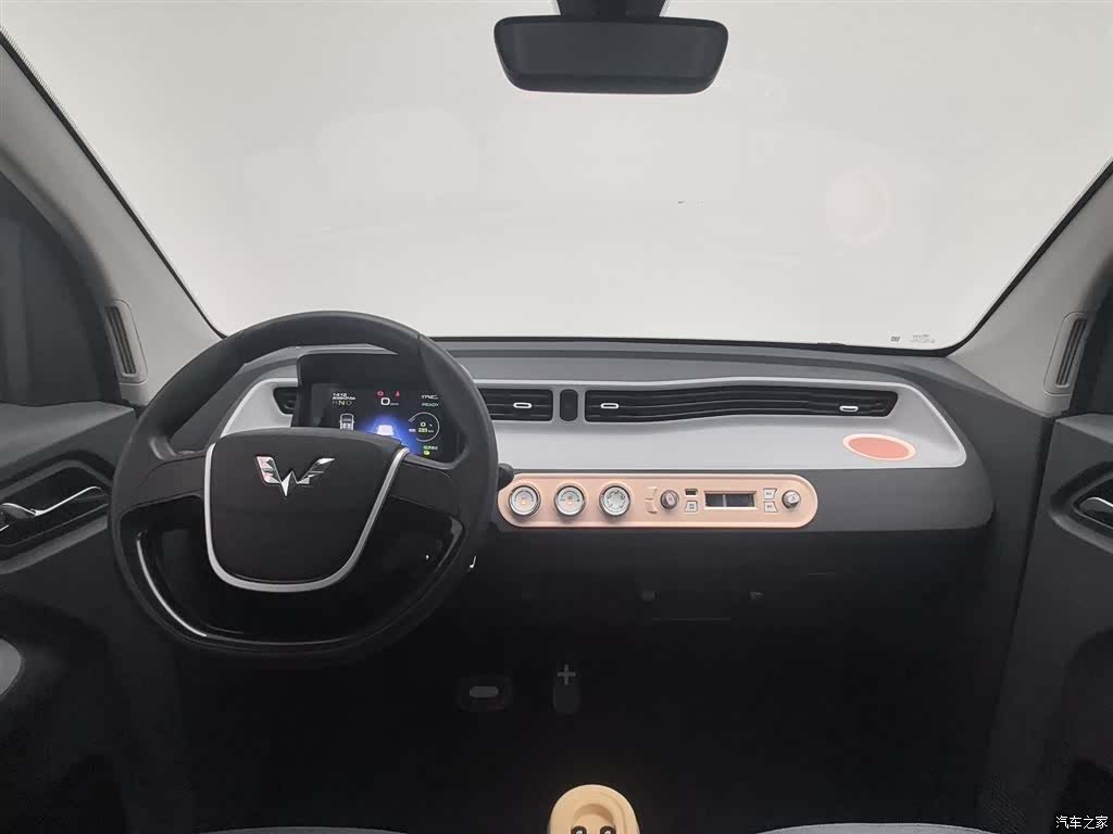 Wuling MINIEV, 2021 все фото