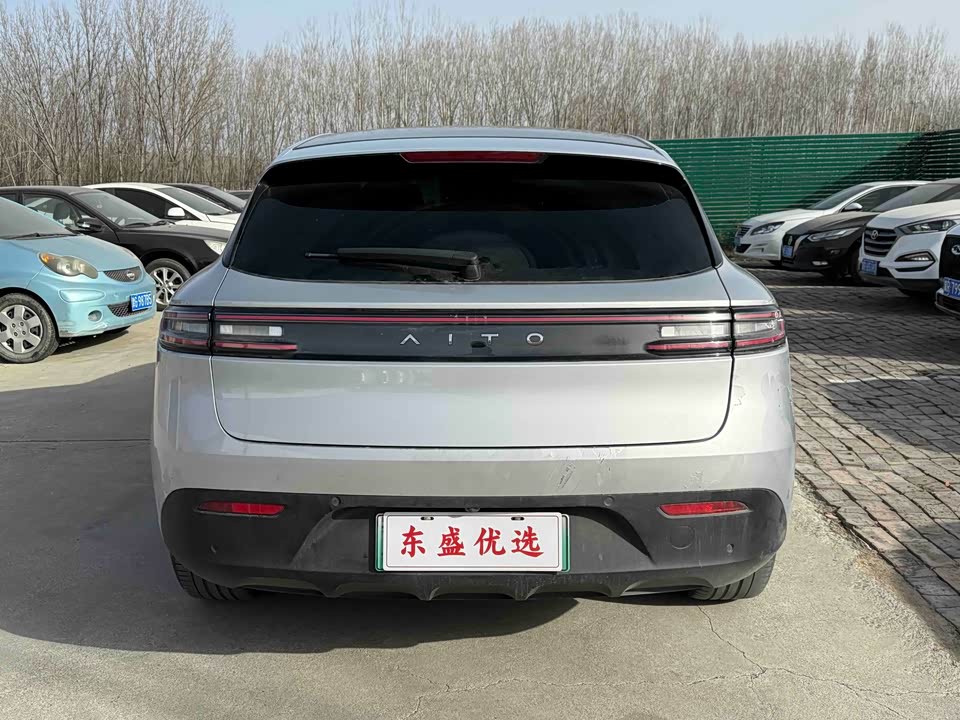 AITO Ask the world M5