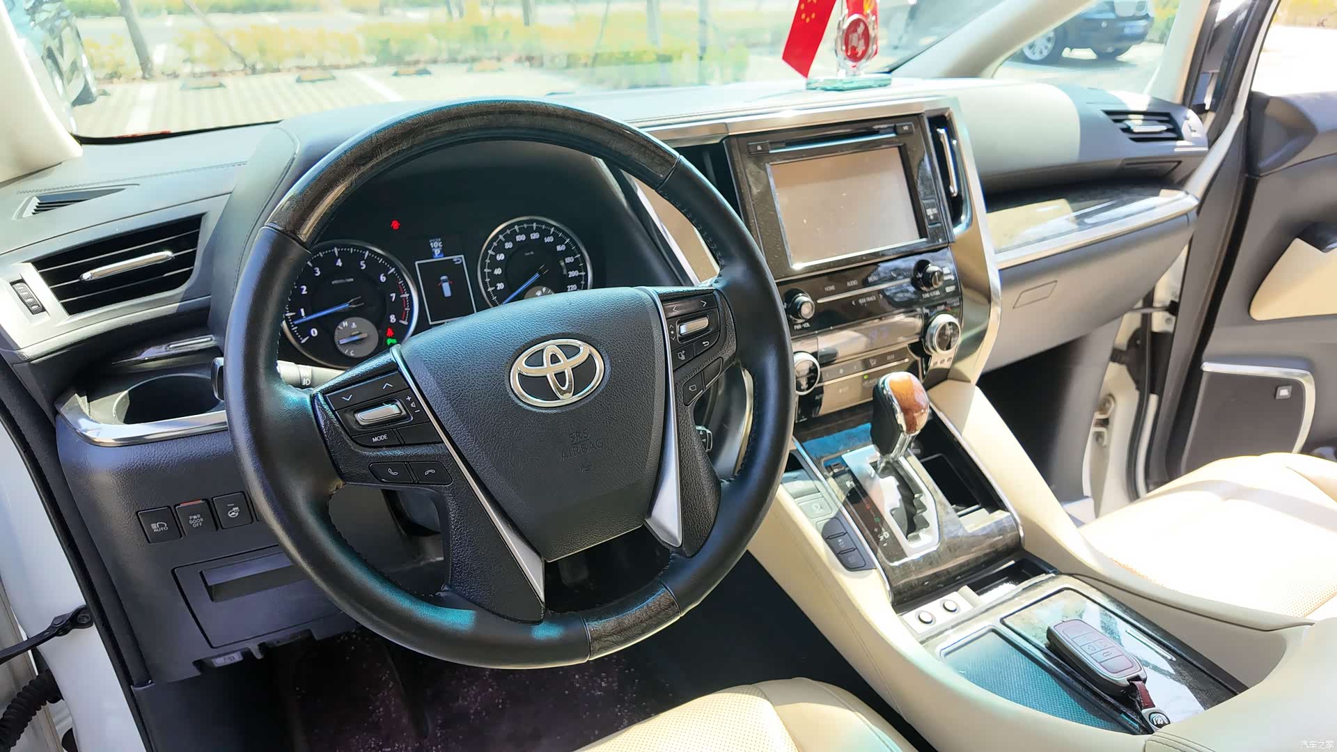 Toyota Alphard, 2017 8