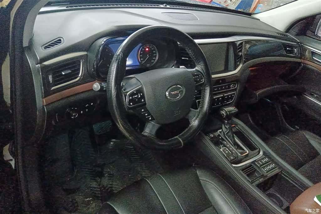 Trumpchi GS8, 2017 12