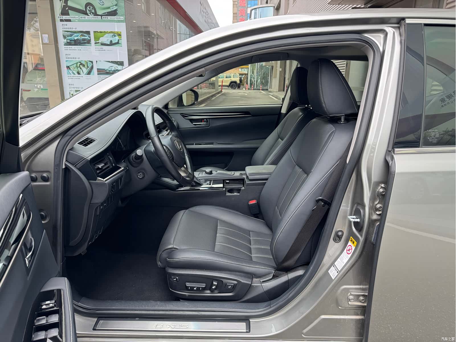 Lexus ES, 2018 4