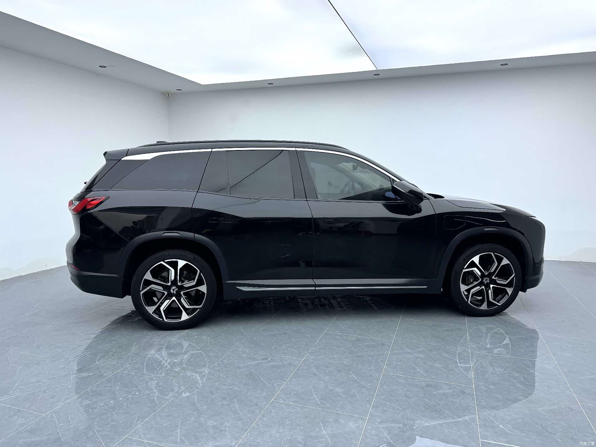 NIO ES8, 2018 11