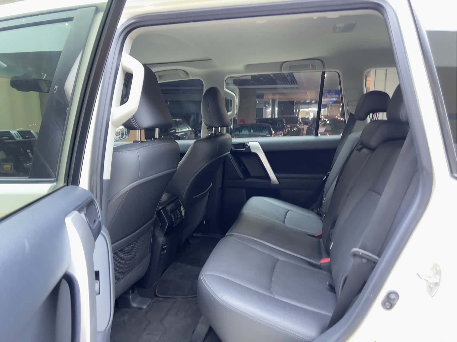 Toyota Prado, 2017 9