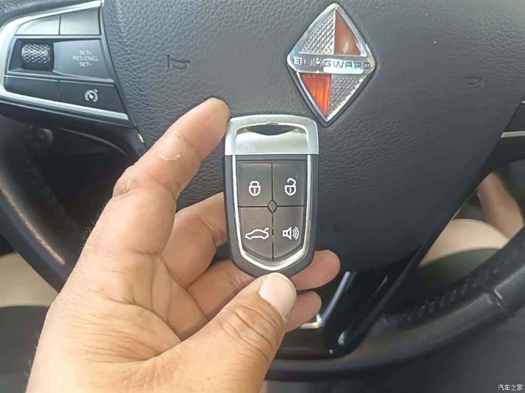 Borgward BX7, 2017 9