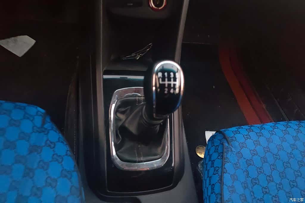 Wuling 310W, 2019 16