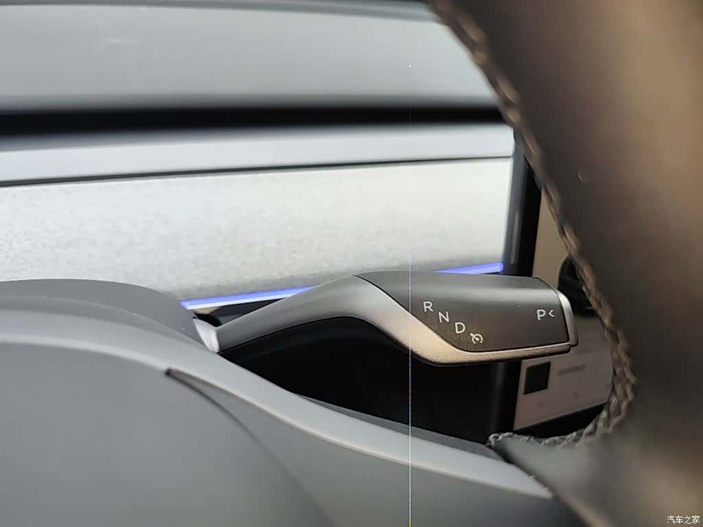 Tesla Model Y, 2024 14