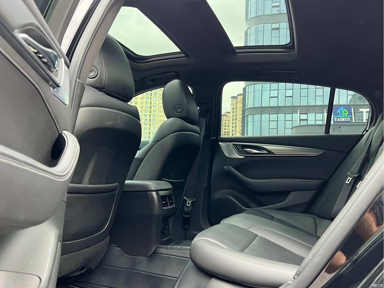 Cadillac CT5, 2023 9