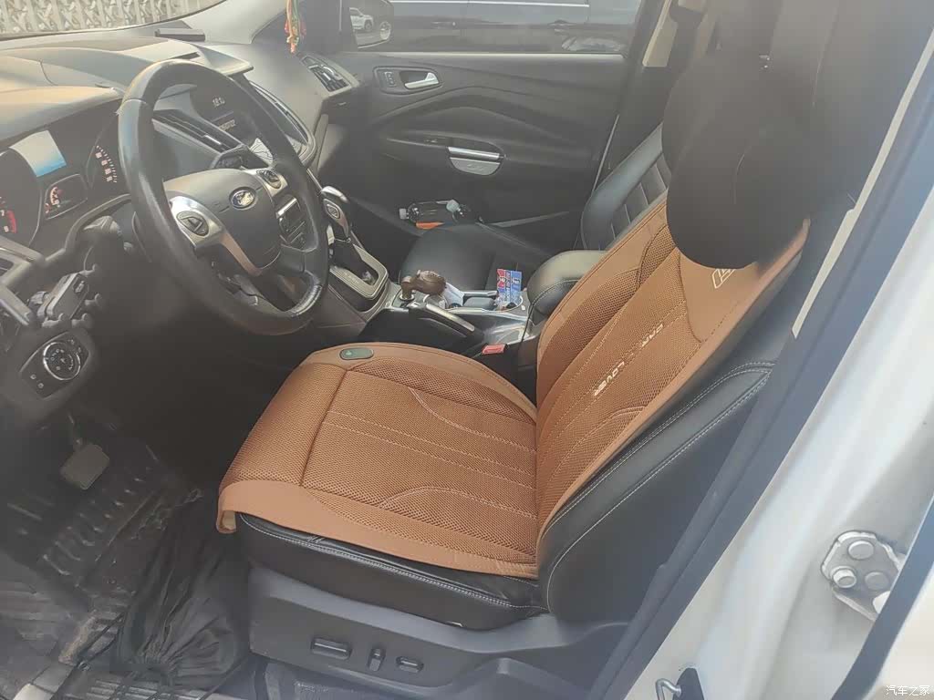 Ford Kuga, 2015 12