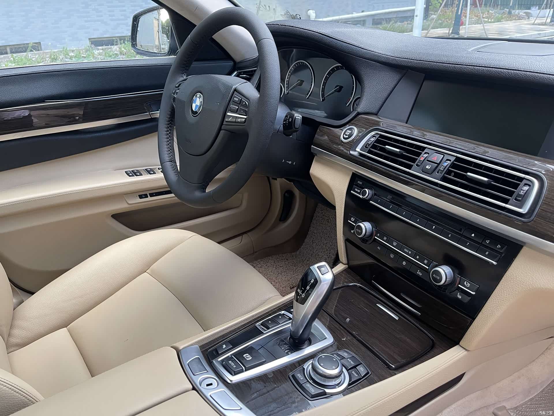 BMW 7 Series, 2009 12
