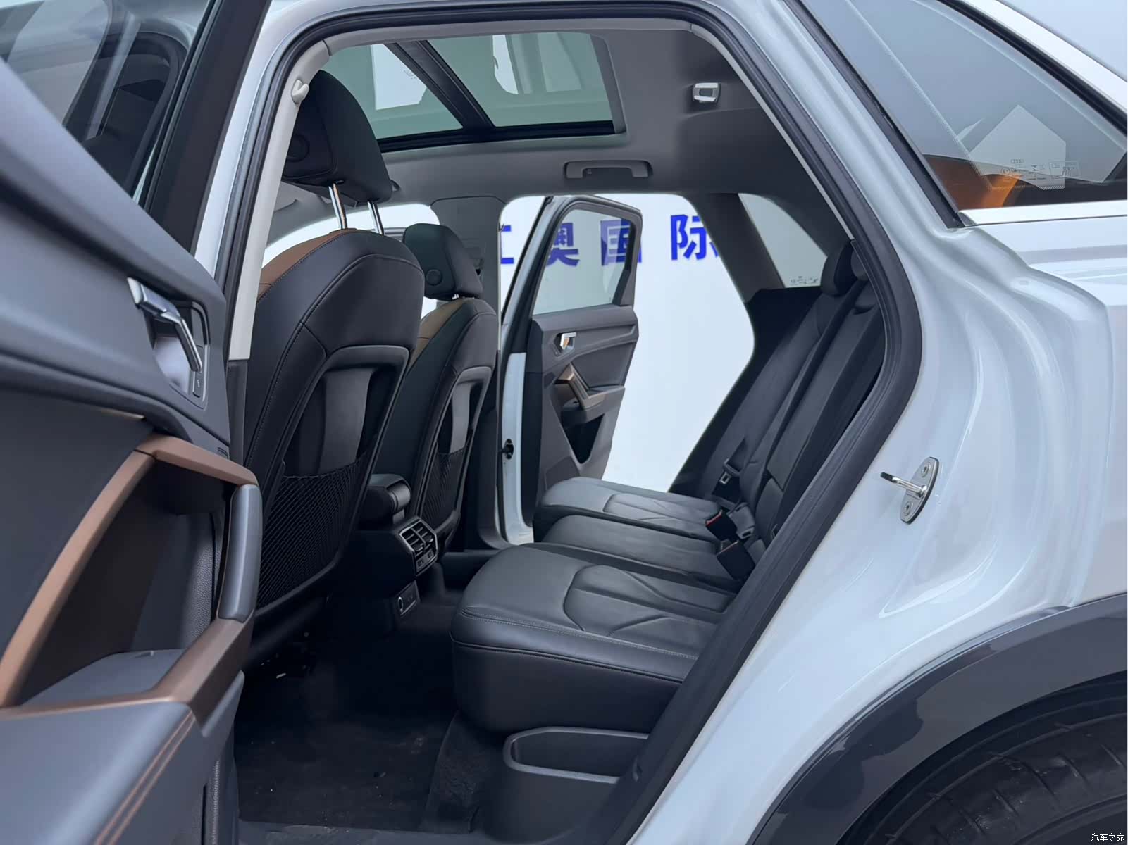 Audi Q3, 2023 13