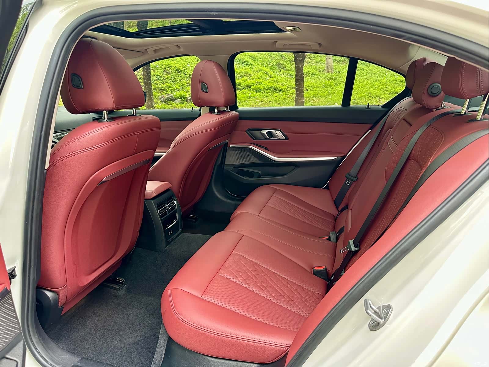 BMW 3 Series, 2023 11