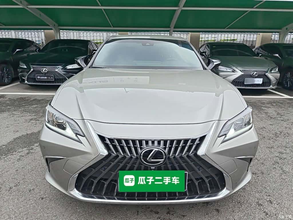Lexus ES, 2024 3