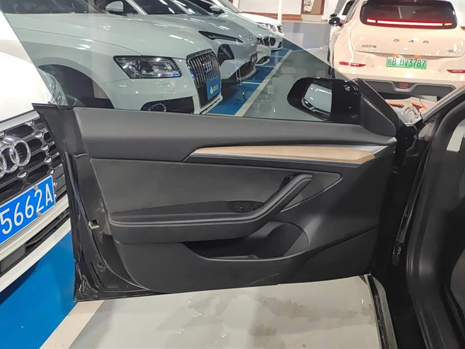Tesla Model 3 Tesla Model 3