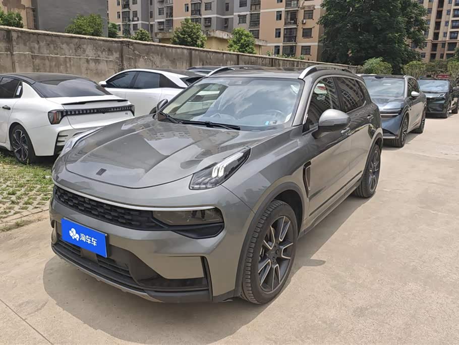 Lynk & Co 01