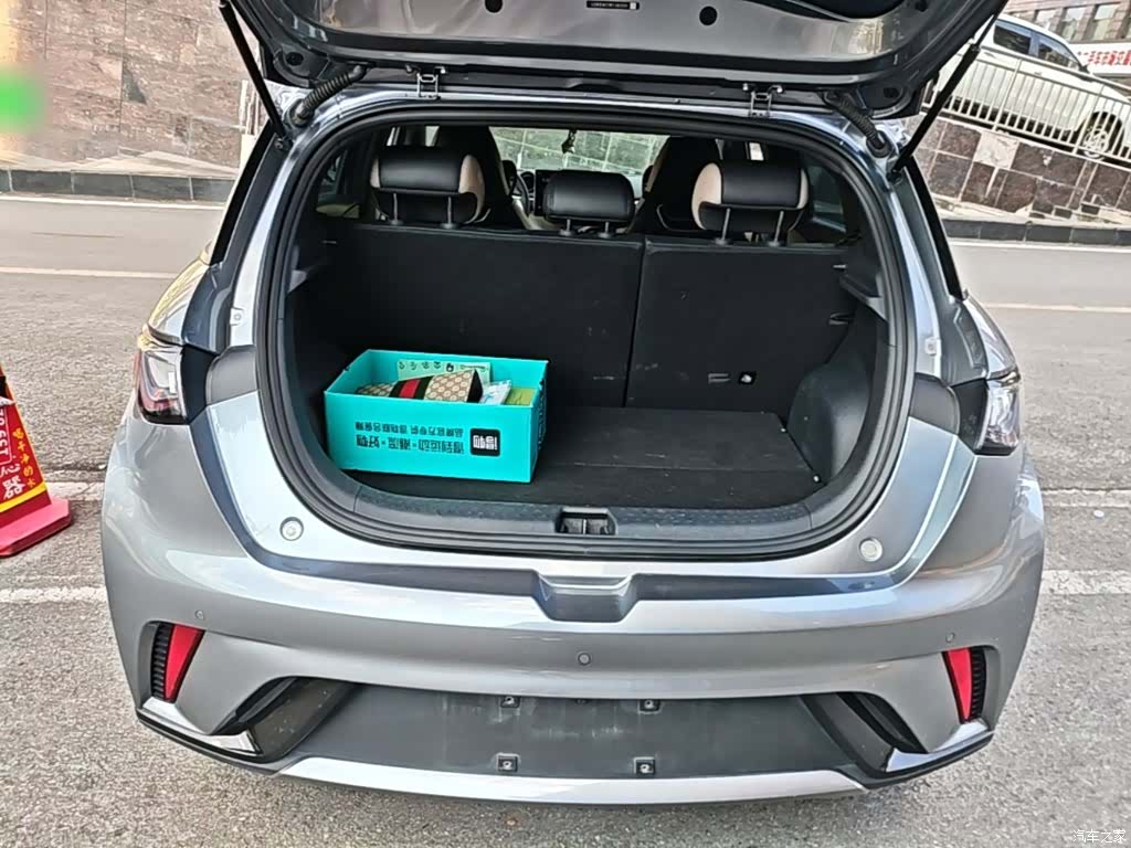 BYD Dolphin, 2023 19