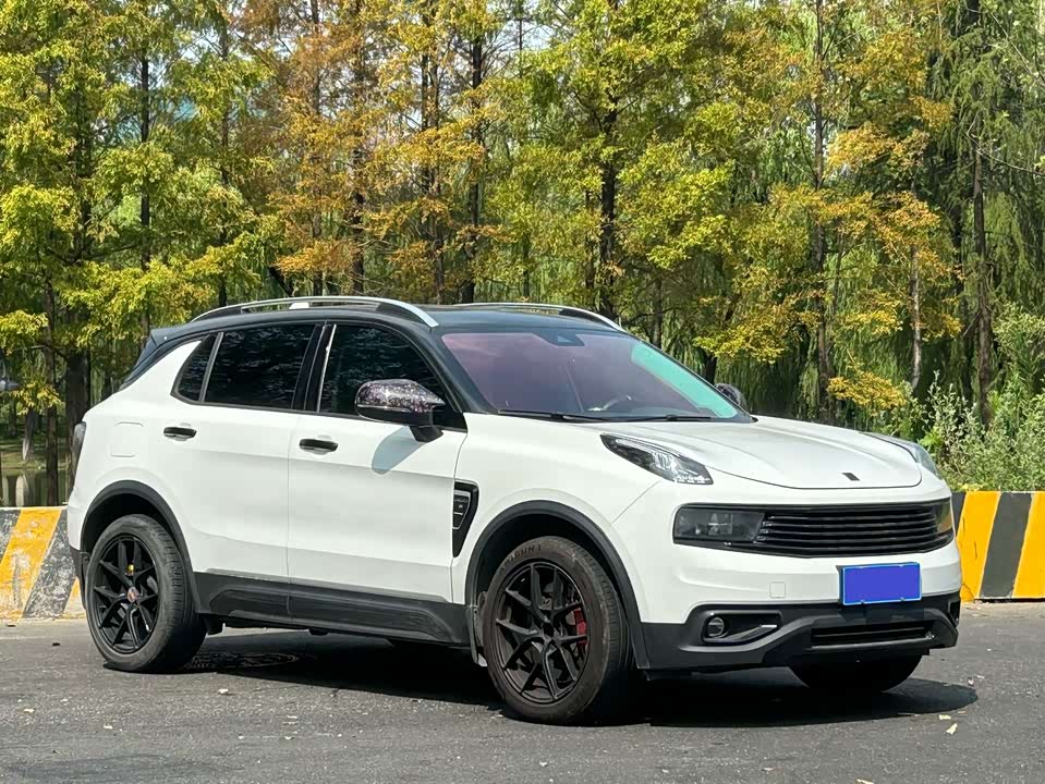 Lynk & Co 01