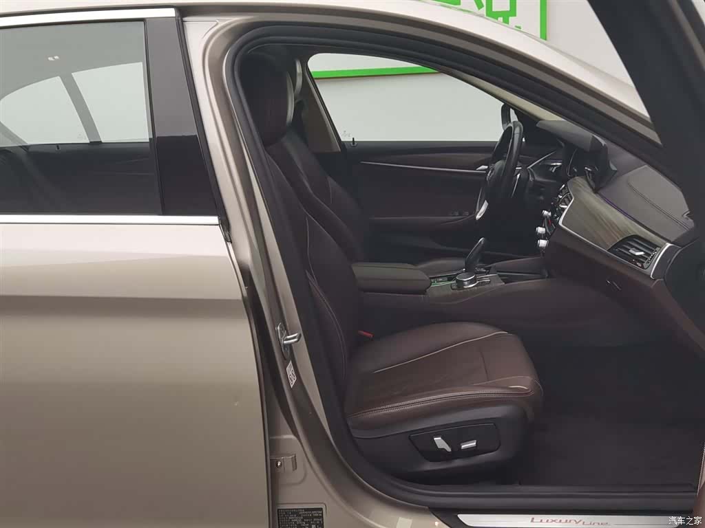 BMW 5 Series, 2018 23