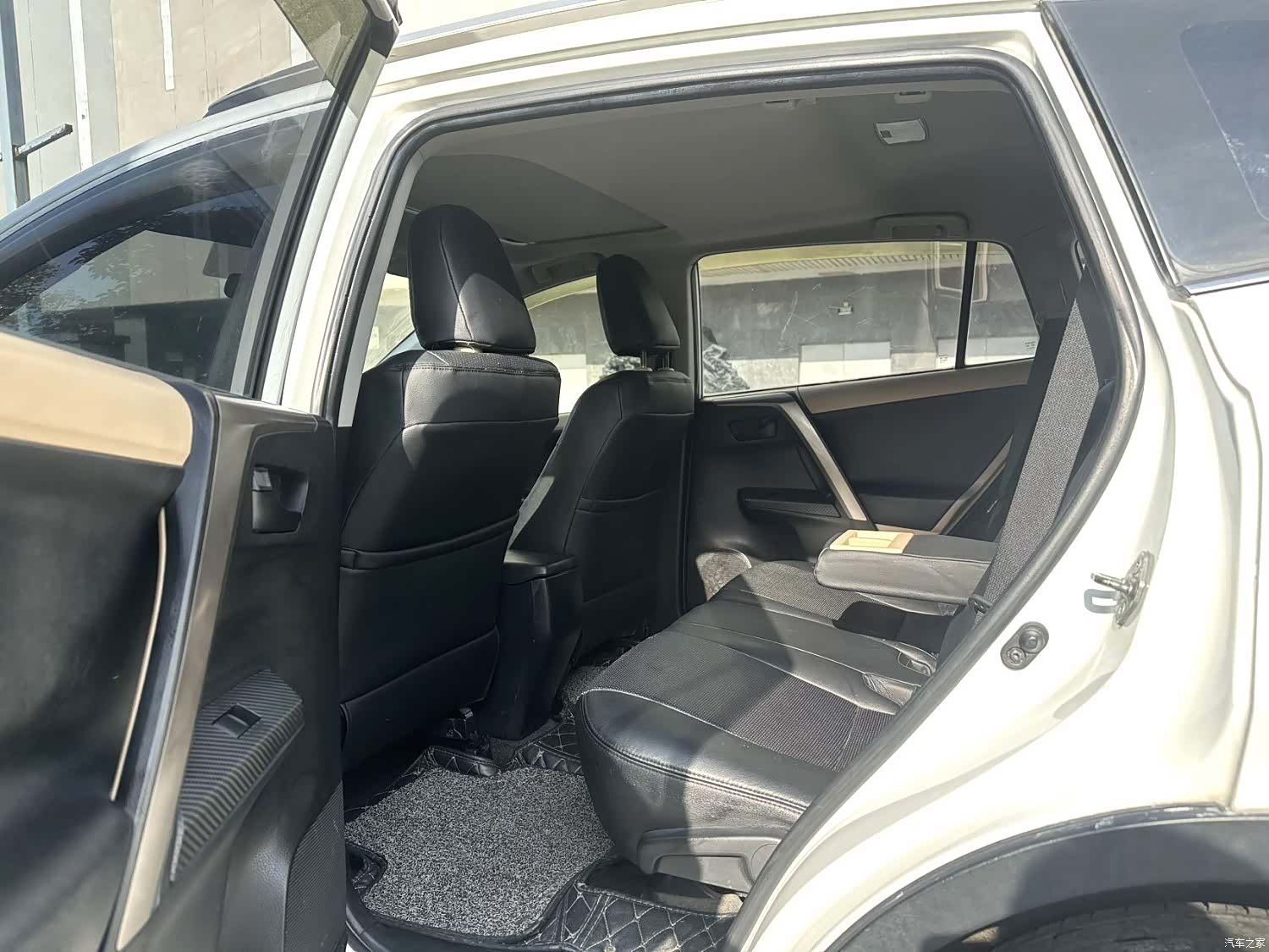 Toyota RAV4, 2015 9