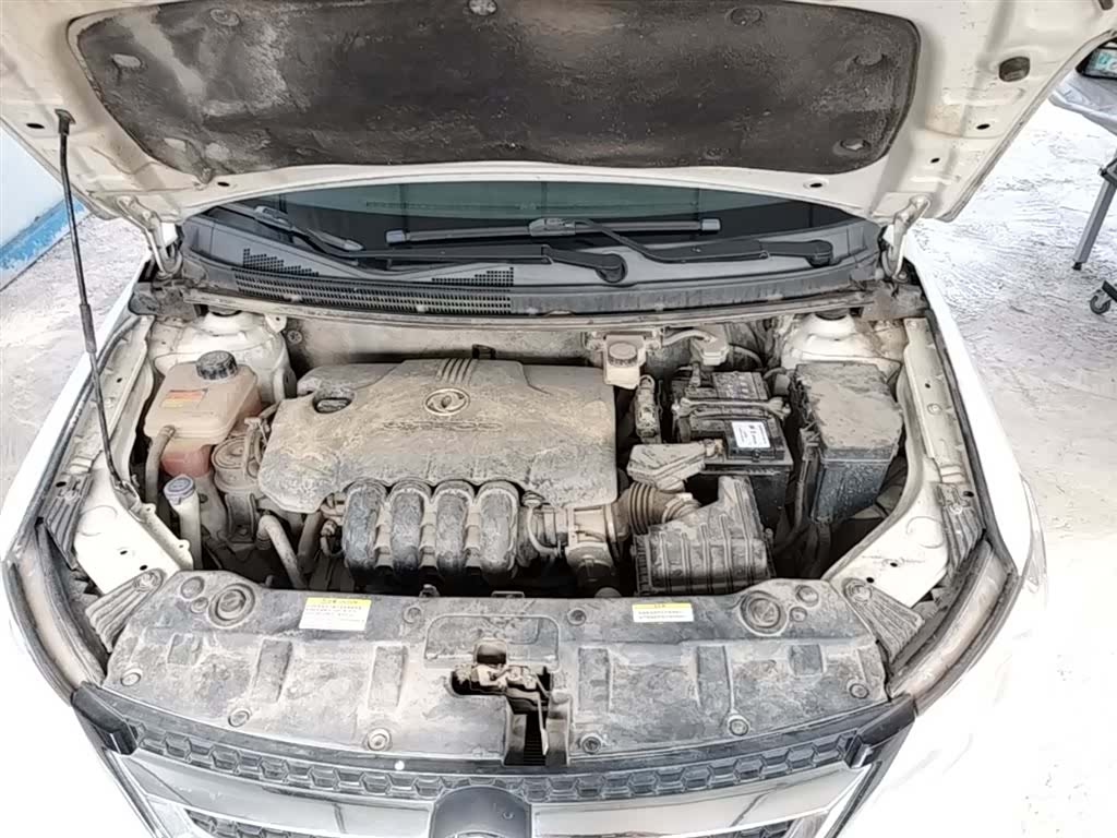 DongFeng AX3, 2016 13