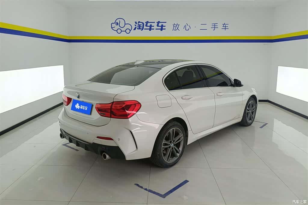 BMW 1 Series, 2022 3