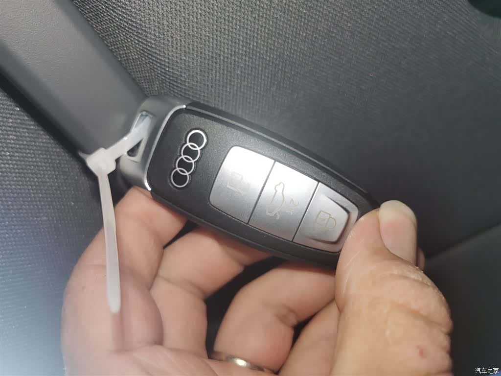 Audi Flying Spur, 2025 16