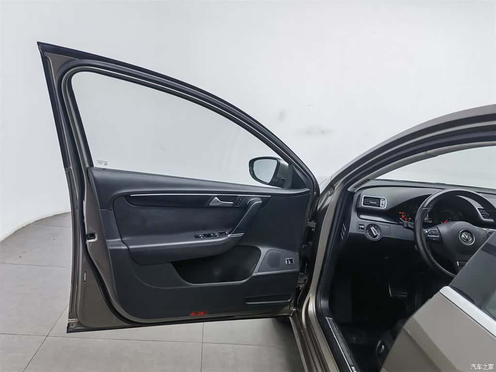 Volkswagen Magotan, 2015 8