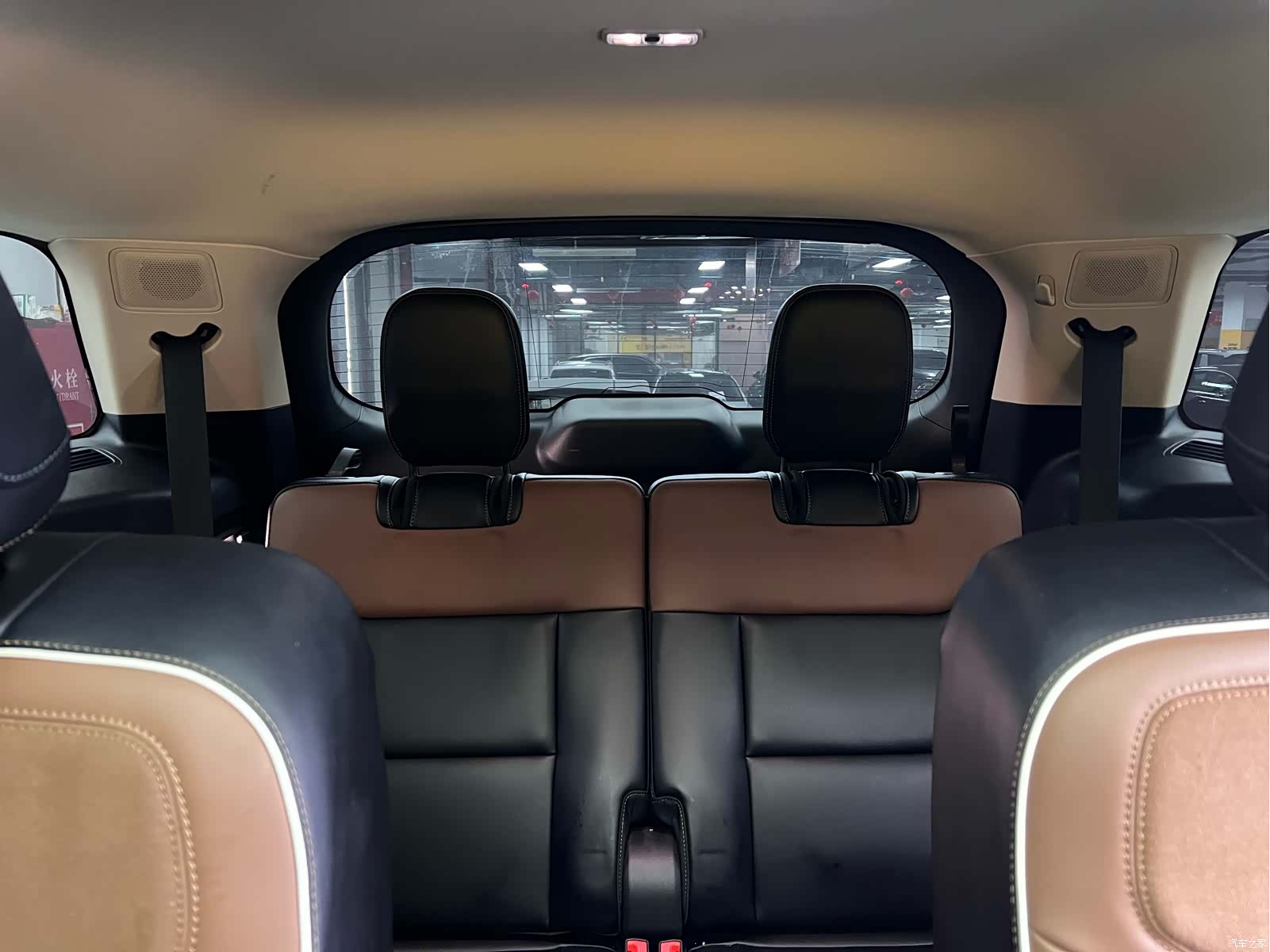 Ford Explorer, 2024 10