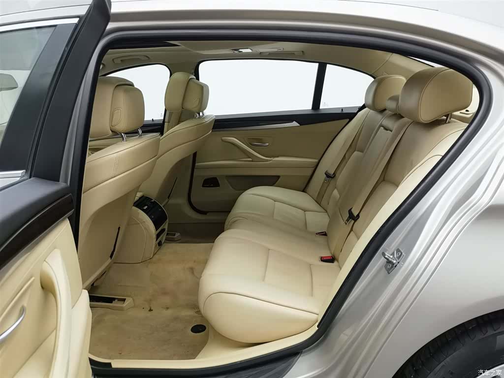 BMW 5 Series, 2012 15