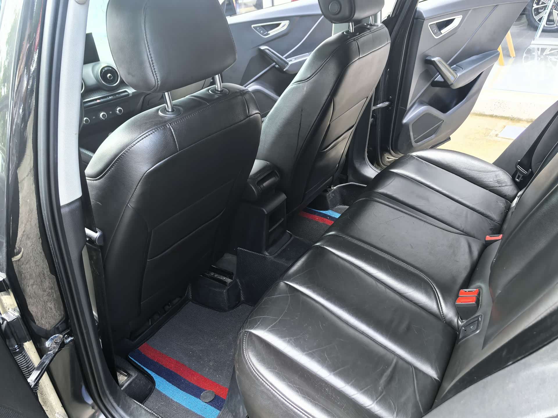 Audi Q2L, 2019 10
