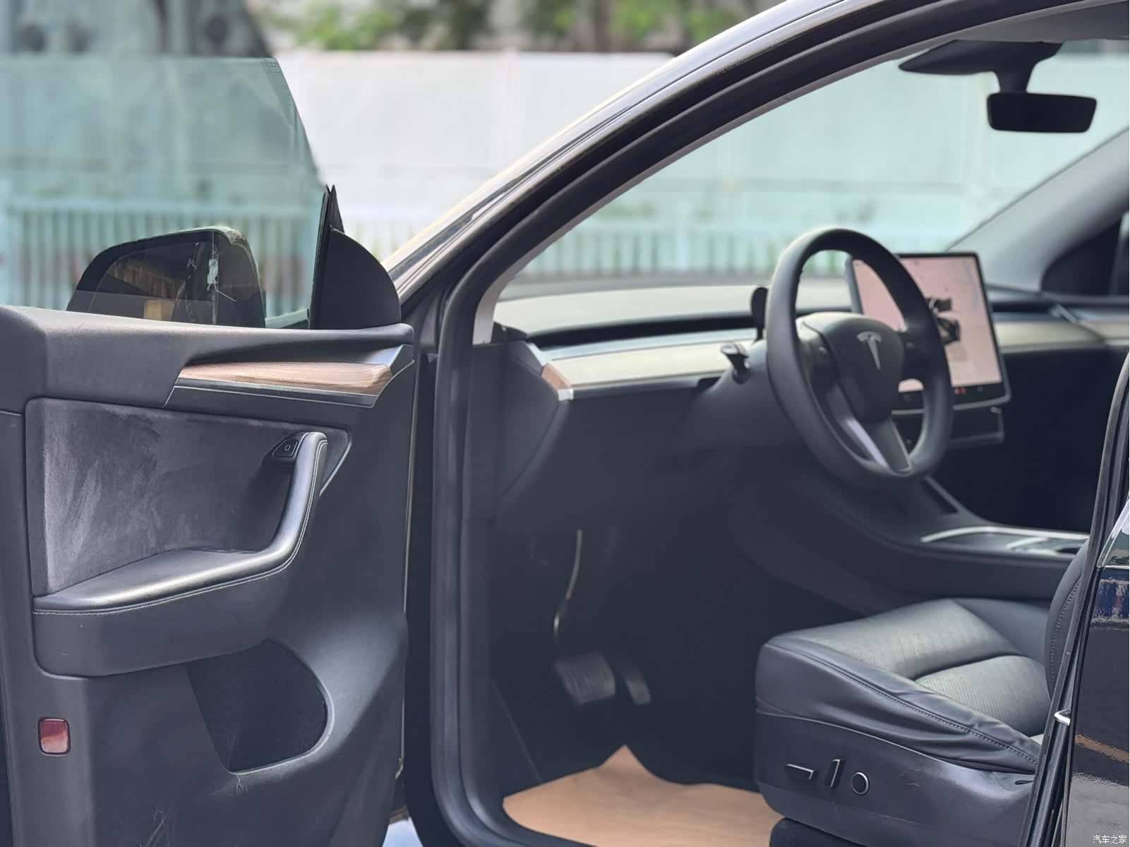 Tesla Model Y, 2023 7
