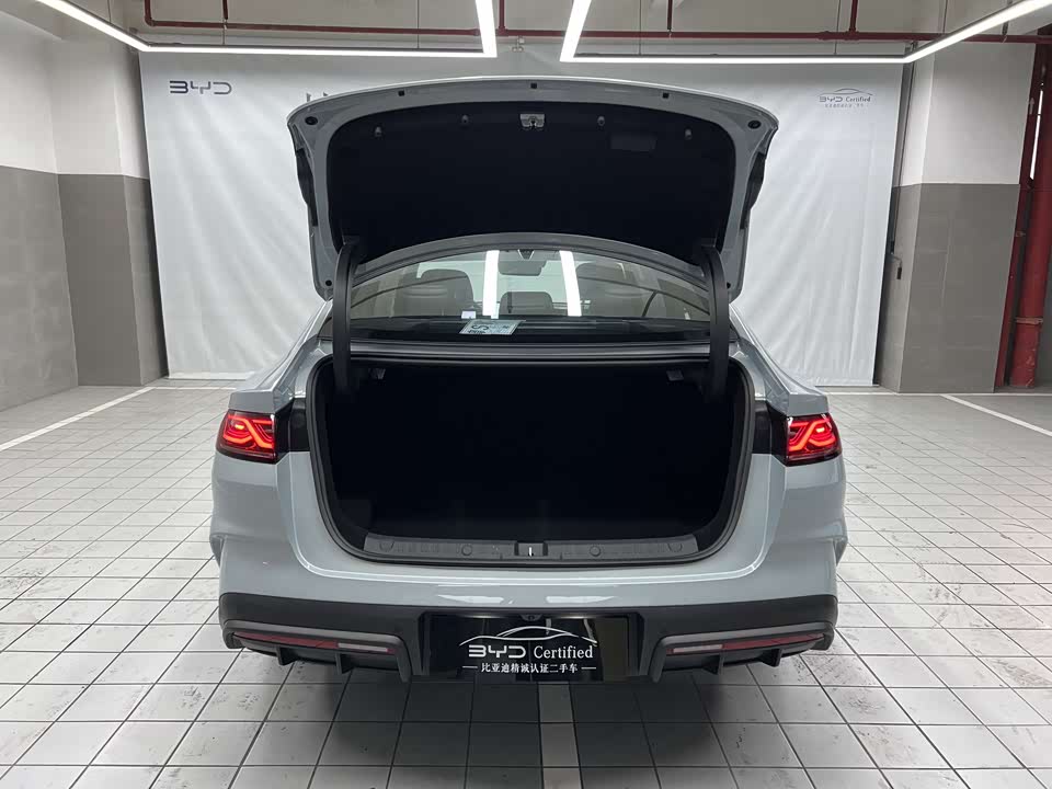 BYD Qin L BYD Qin L