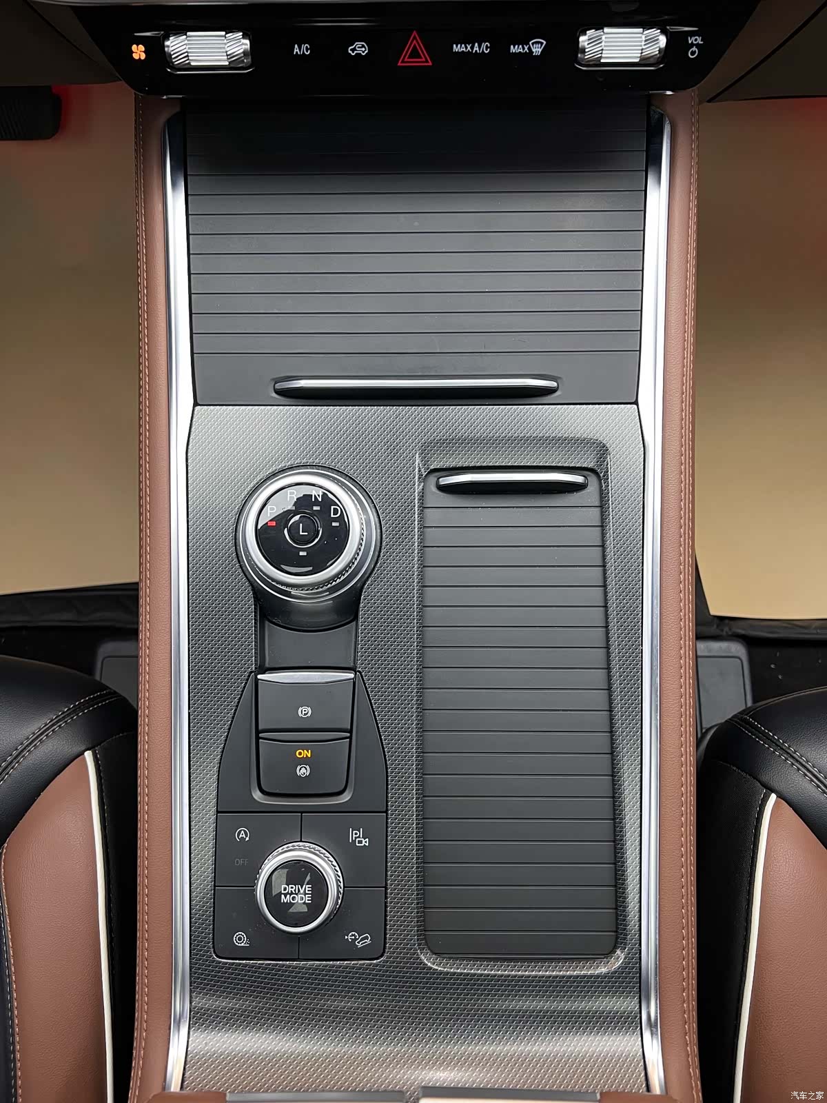 Ford Explorer, 2024 27
