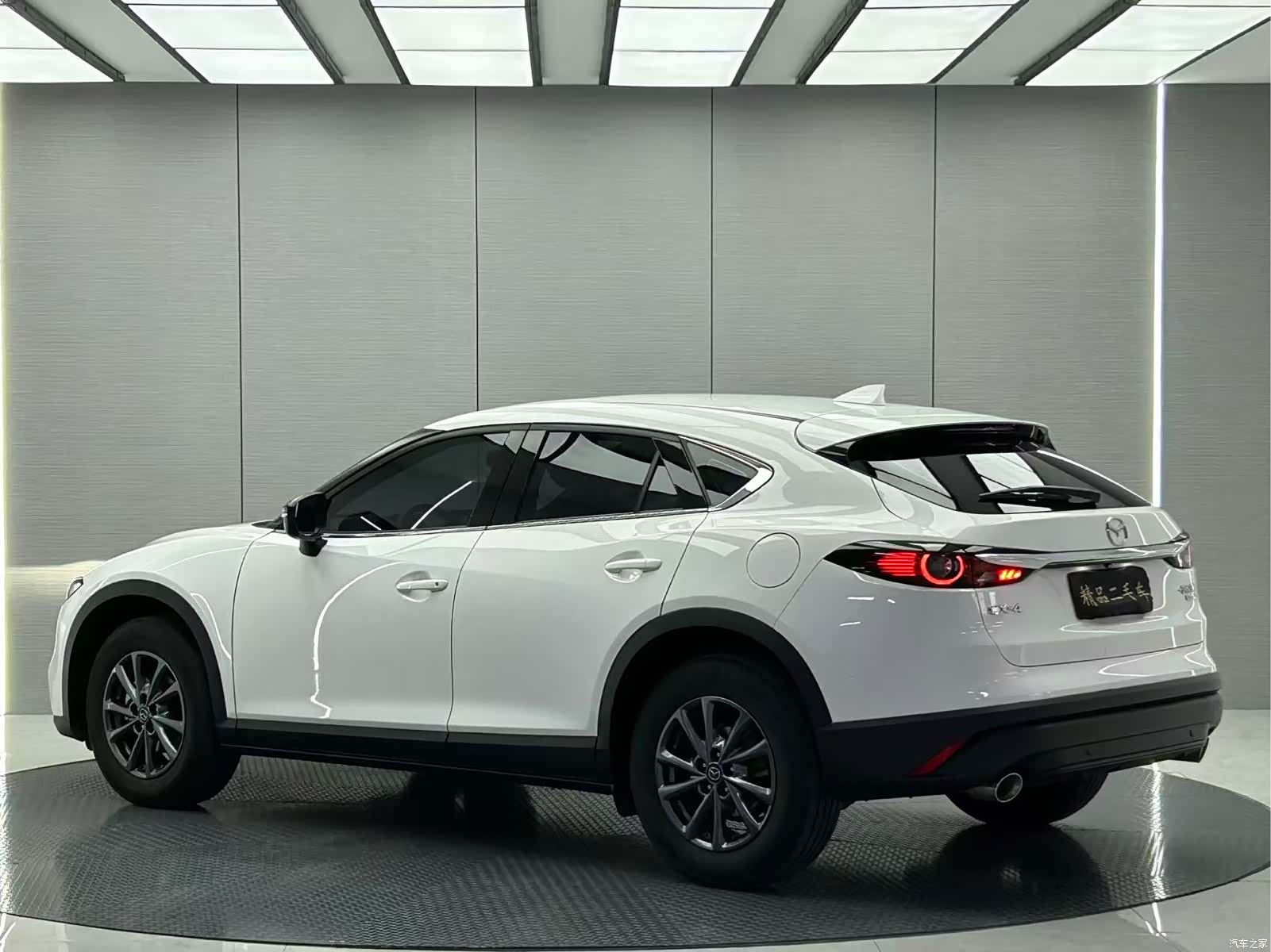 Mazda CX-4, 2023 3